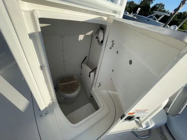 Slide: The Image of Robalo R230 Center Console 2026 - 6
