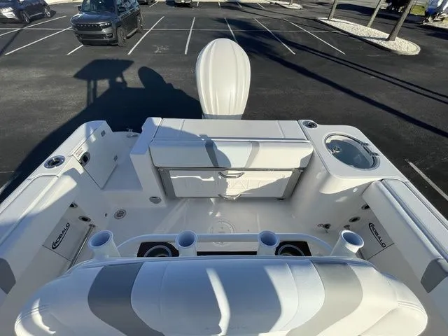 Slide: The Image of Robalo R230 Center Console 2026 - 9