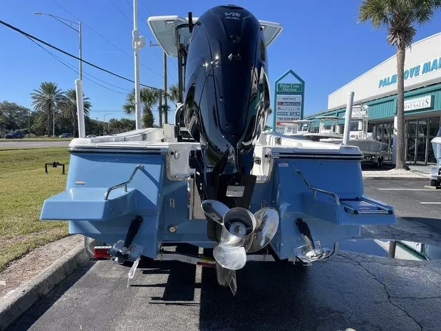 Slide: The Image of Robalo 266 Cayman 2026 - 3
