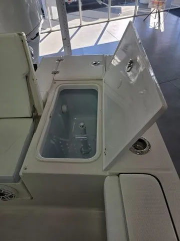 Slide: The Image of Robalo 246 Cayman 2026 - 11