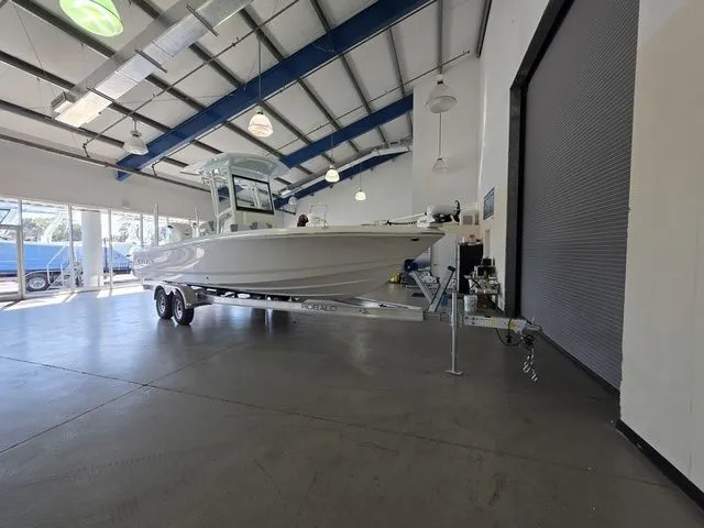 Slide: The Image of Robalo 246 Cayman 2026 - 4