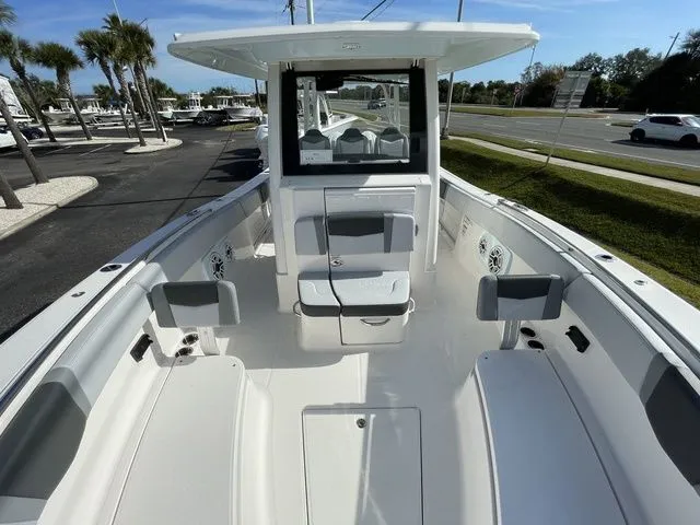 Slide: The Image of Robalo R300 Center Console 2026 - 4