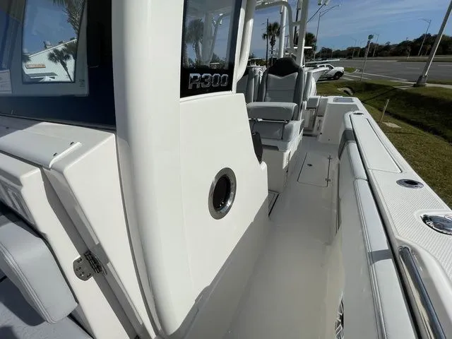 Slide: The Image of Robalo R300 Center Console 2026 - 5
