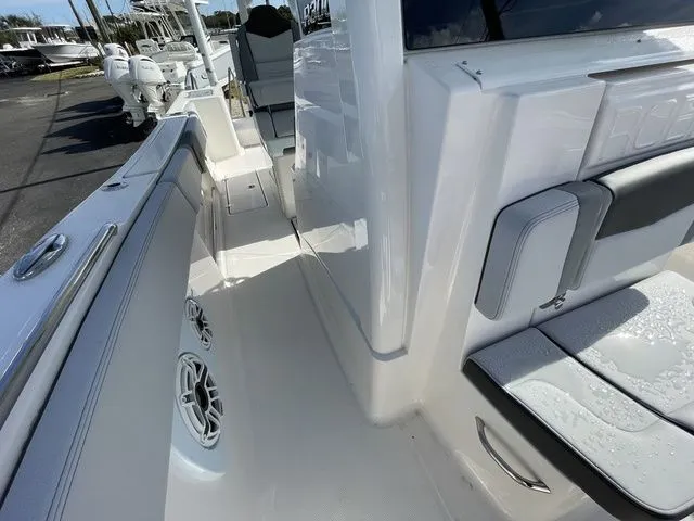 Slide: The Image of Robalo R300 Center Console 2026 - 6
