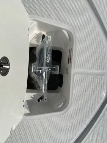 Slide: The Image of Robalo 206 Cayman 2026 - 14