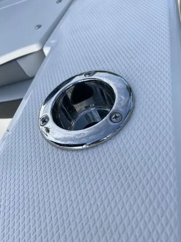 Slide: The Image of Robalo 206 Cayman 2026 - 30