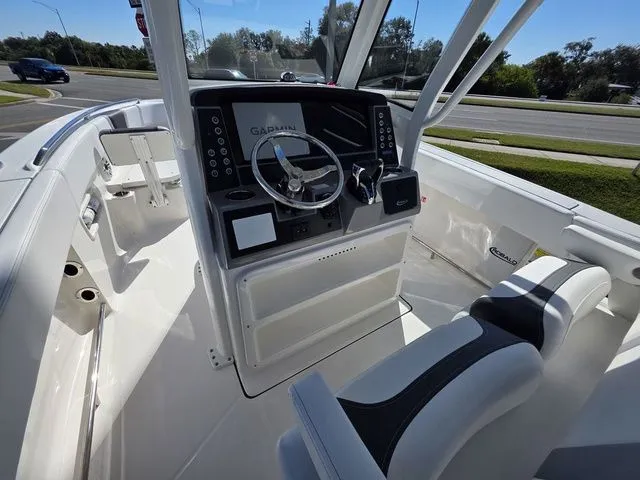 Slide: The Image of Robalo R250 Center Console 2026 - 22