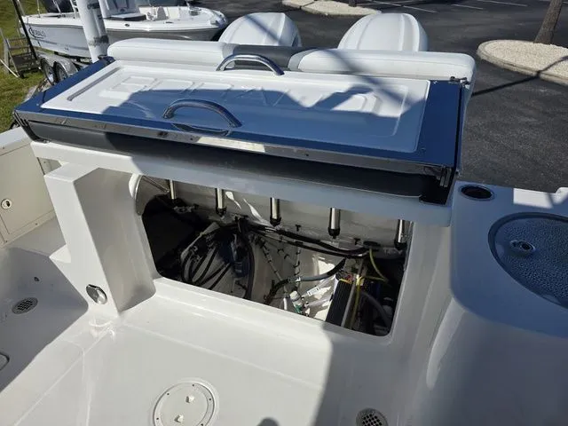 Slide: The Image of Robalo R250 Center Console 2026 - 26
