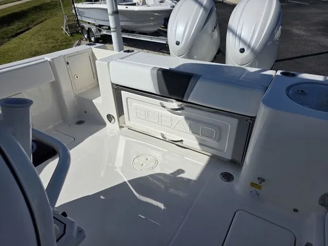 Slide: The Image of Robalo R250 Center Console 2026 - 27