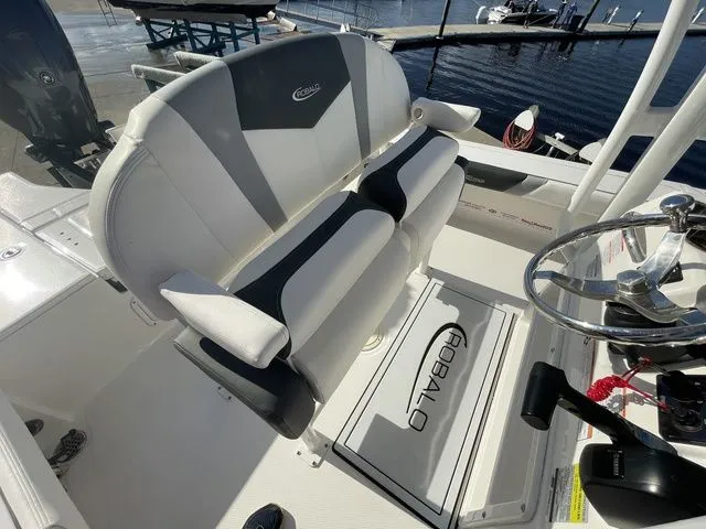 Slide: The Image of Robalo 226 Cayman 2024 - 12
