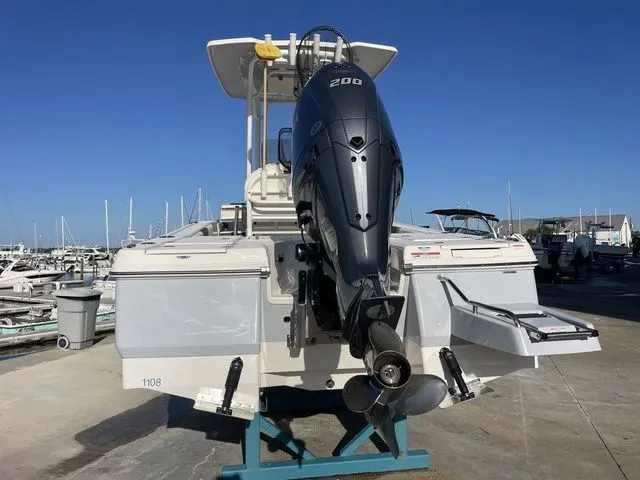 Slide: The Image of Robalo 226 Cayman 2024 - 3