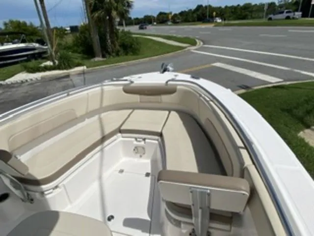 Slide: The Image of Robalo R242EX 2022 - 3