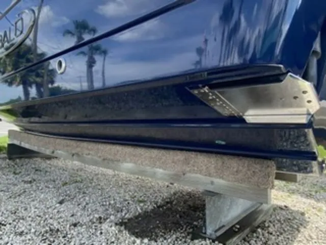 Slide: The Image of Robalo R242EX 2022 - 47