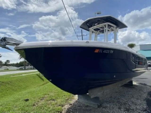 Slide: The Image of Robalo R242EX 2022 - 51