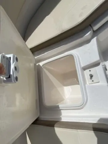 Slide: The Image of Robalo R242EX 2022 - 9