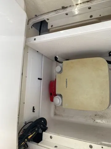 Slide: The Image of Robalo 246 Cayman 2023 - 18