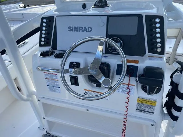 Slide: The Image of Robalo 246 Cayman 2023 - 23