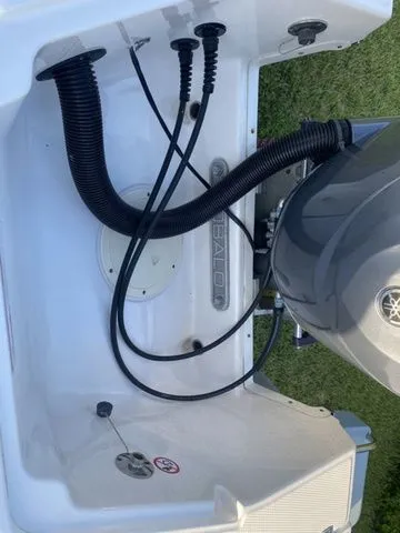 Slide: The Image of Robalo 246 Cayman 2023 - 33