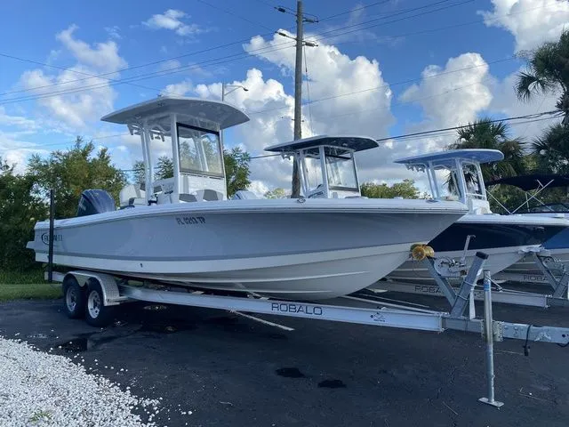 Slide: The Image of Robalo 246 Cayman 2023 - 4