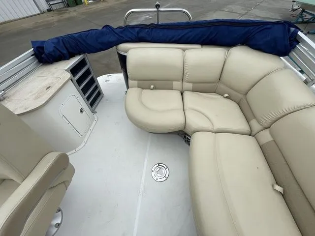 Slide: The Image of Southwind V23LC 2019 - 12