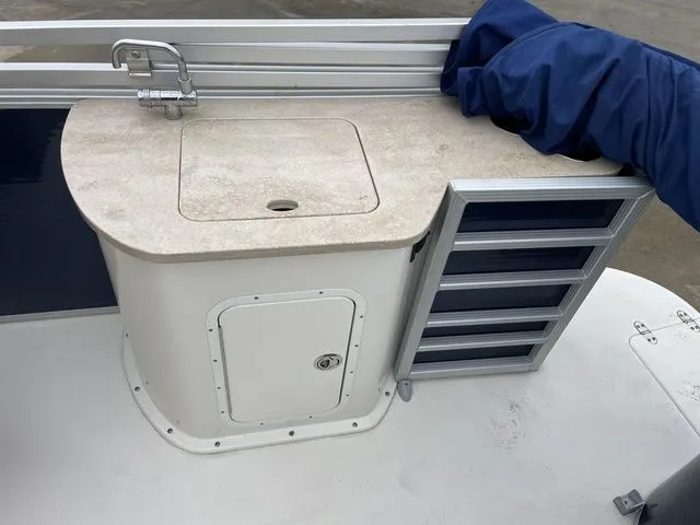 Slide: The Image of Southwind V23LC 2019 - 13