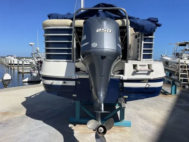 Slide: The Image of Southwind V23LC 2019 - 4