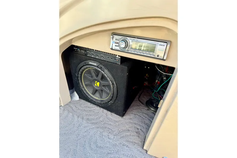 Slide: The Image of 2012 Regency Sun Tracker Party Barge audio system with Kicker subwoofer and stereo. - 40