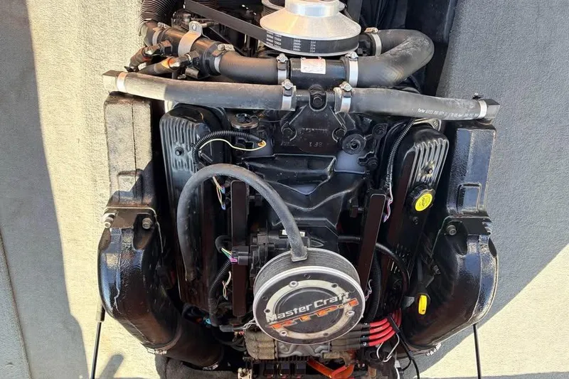 Slide: The Image of MasterCraft X-9 2006 - 8