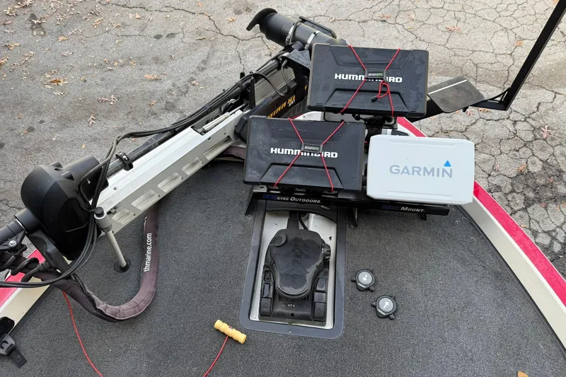 Slide: The Image of 2014 Ranger Z520 Comanche boat with Humminbird and Garmin electronics on deck. - 12