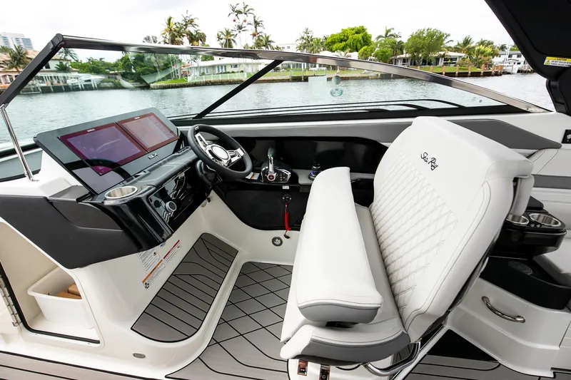 Slide: The Image of Interior of 2026 Sea Ray SLX 280 Outboard with modern cockpit. - 47