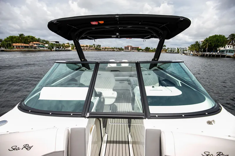 Slide: The Image of Sea Ray SLX 280 Outboard 2026 on calm water. - 67