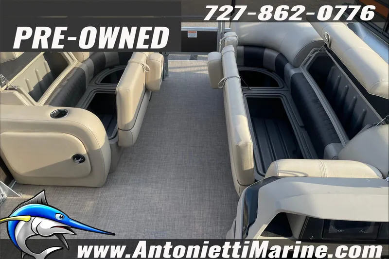 Slide: The Image of Pre-owned 2024 Sun Tracker SportFish 22 DLX pontoon boat interior, available at Antonietti Marine. - 7