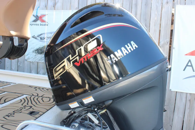 Slide: The Image of 2026 Xpress H20B Bay boat with Yamaha SHO VMAX outboard motor. - 4