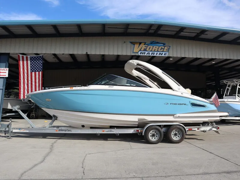 The Image of Regal 2800 Bowrider 2019 - 1