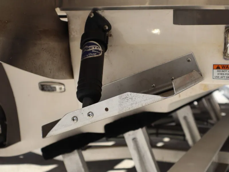 Slide: The Image of Regal 2800 Bowrider 2019 - 23