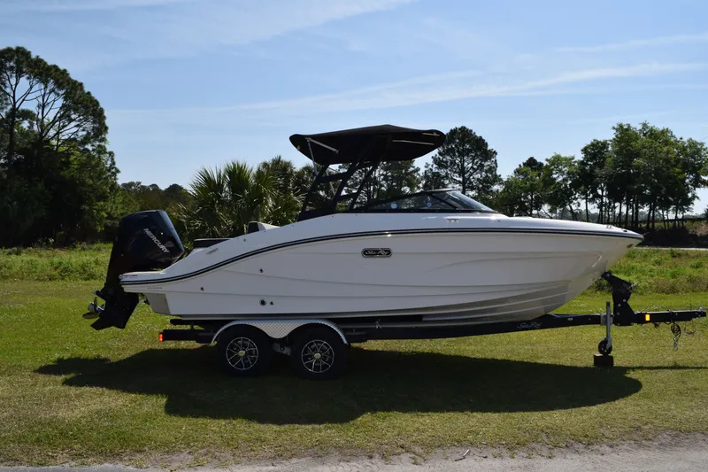 Slide: The Image of Sea Ray SPX 210 Outboard 2026 - 0