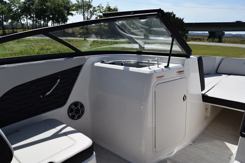 Slide: The Image of Sea Ray SPX 210 Outboard 2026 - 11