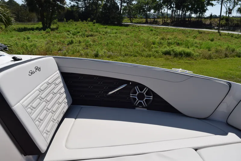 Slide: The Image of Sea Ray SPX 210 Outboard 2026 - 17