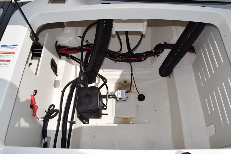 Slide: The Image of Sea Ray SPX 210 Outboard 2026 - 5