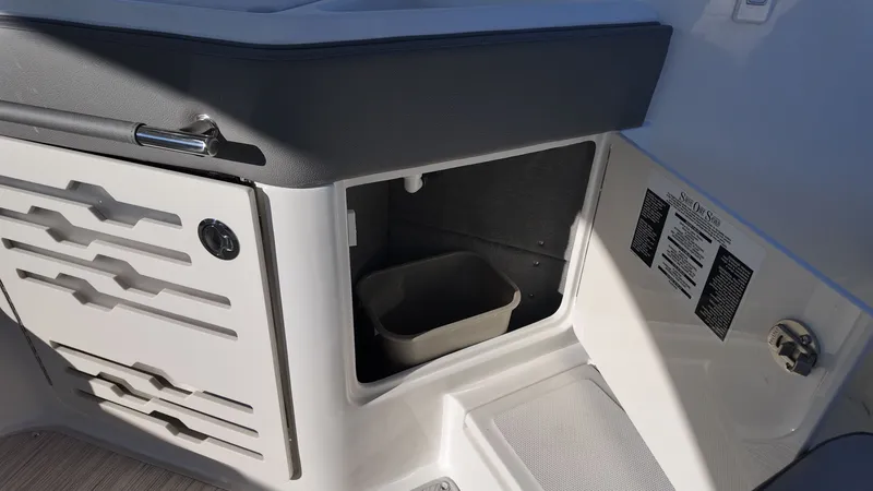 Slide: The Image of Sea Ray SLX 310 Outboard 2026 - 13