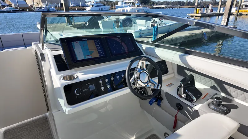 Slide: The Image of Sea Ray SLX 310 Outboard 2026 - 21