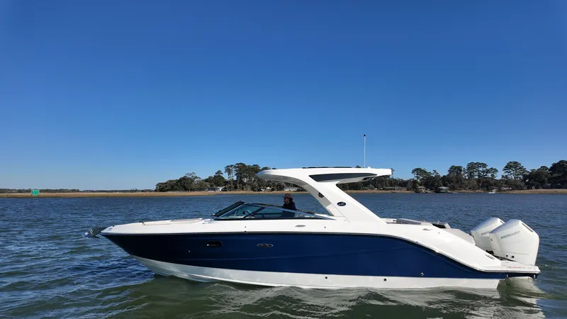 Slide: The Image of Sea Ray SLX 310 Outboard 2026 - 29