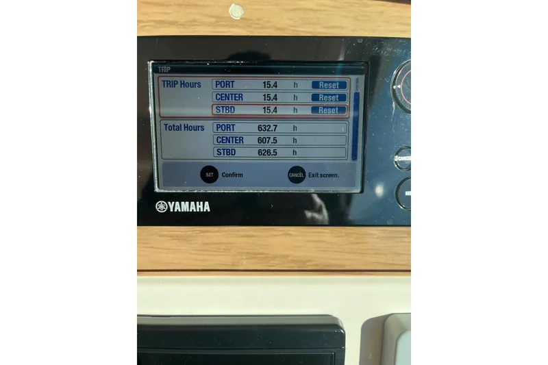 Slide: The Image of Yamaha display showing engine hours for Grady-White Freedom 375, 2015 model. - 17