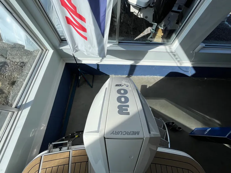 Slide: The Image of Sea Ray SDX 270 Outboard 2026 - 1