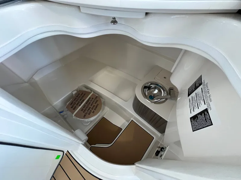 Slide: The Image of Sea Ray SDX 270 Outboard 2026 - 13