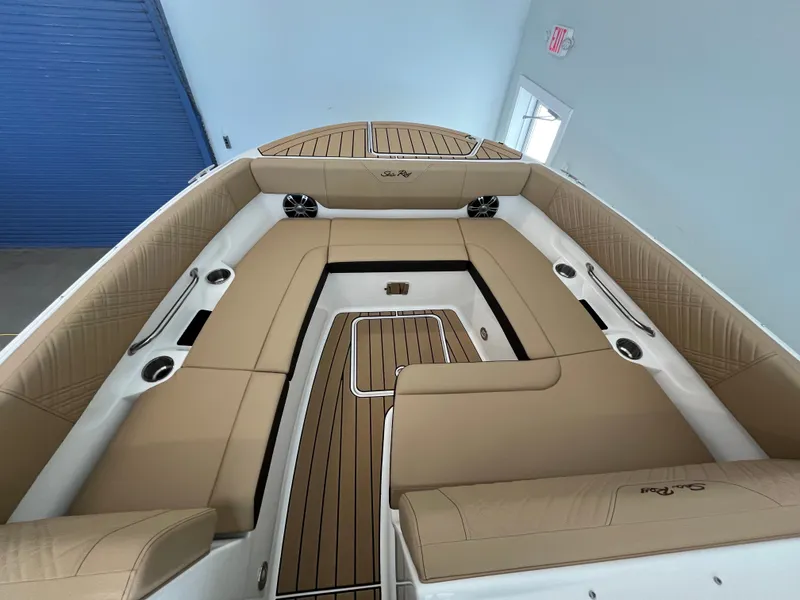 Slide: The Image of Sea Ray SDX 270 Outboard 2026 - 14