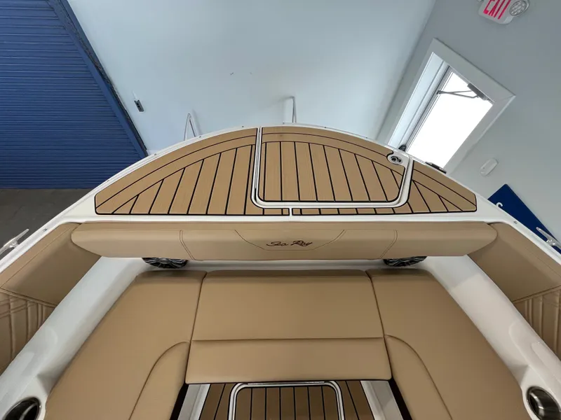 Slide: The Image of Sea Ray SDX 270 Outboard 2026 - 16