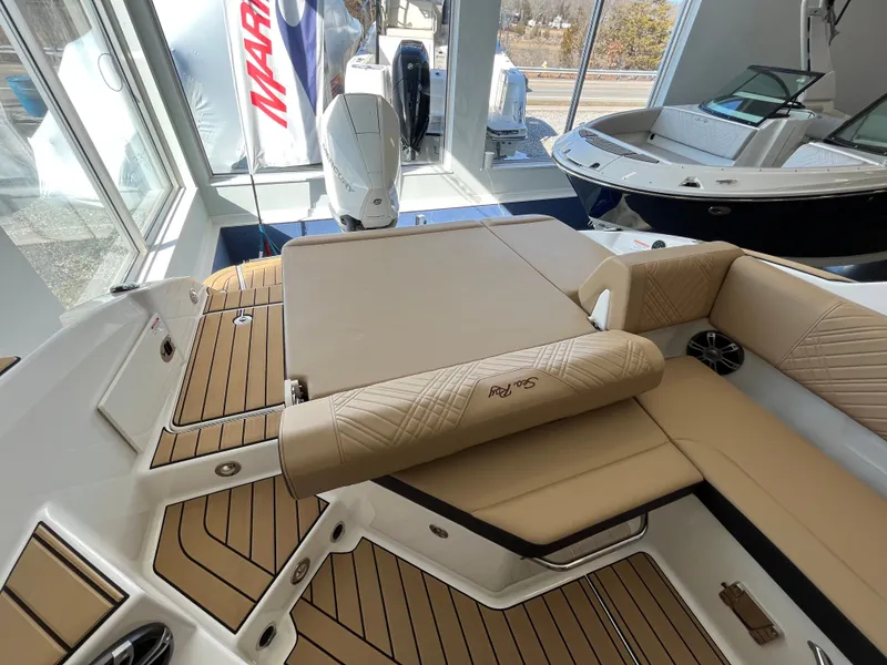 Slide: The Image of Sea Ray SDX 270 Outboard 2026 - 4