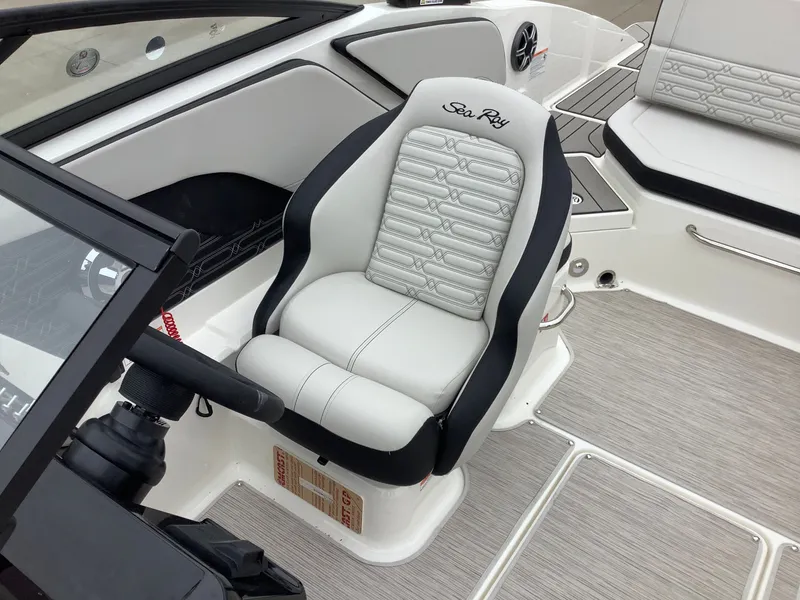 Slide: The Image of Sea Ray SPX 210 Outboard 2026 - 14