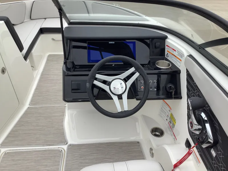 Slide: The Image of Sea Ray SPX 210 Outboard 2026 - 16